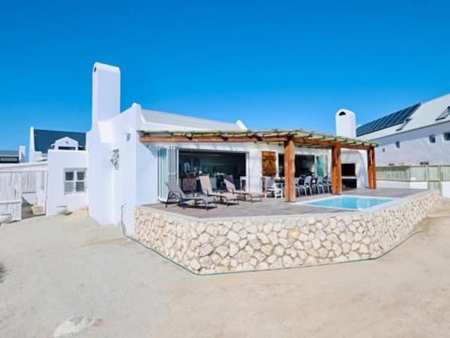 5 Bedroom House in Jacobs Bay