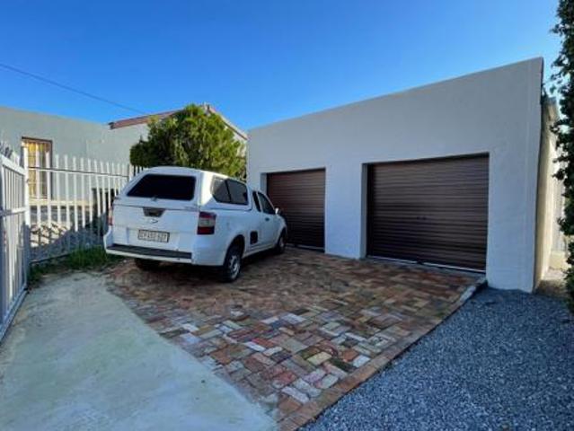 5 Bedroom House in Jamestown