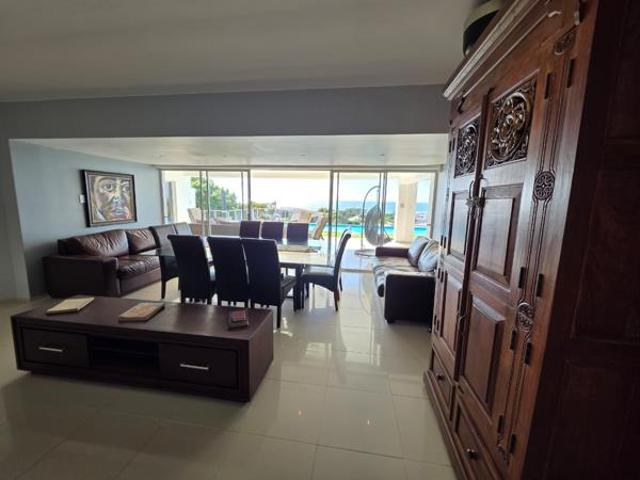 5 Bedroom House in Jeffreys Bay Central