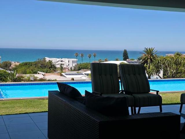 5 Bedroom House in Jeffreys Bay Central