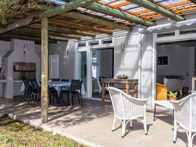 5 Bedroom House in Onrus
