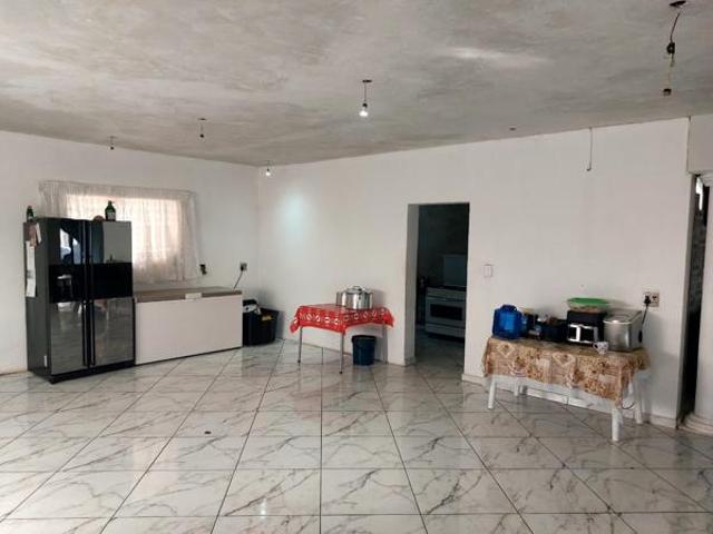 5 Bedroom House in Oos Einde