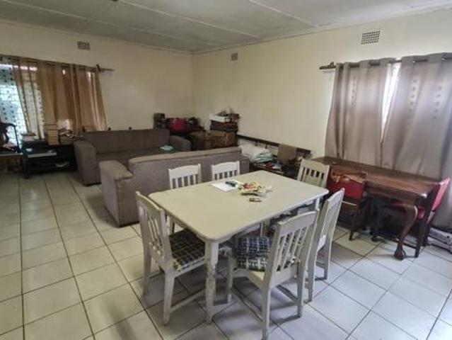 5 Bedroom House in Oos Einde