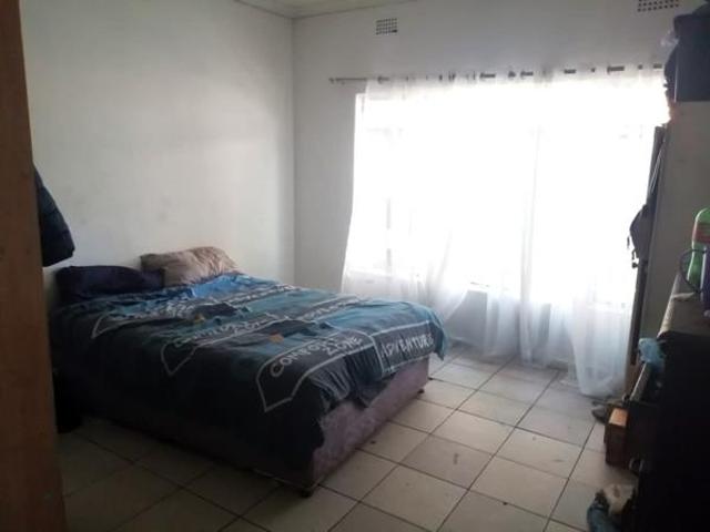 5 Bedroom House in Oos Einde