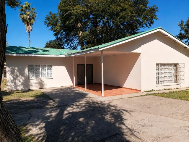 5 Bedroom House in Oos Einde