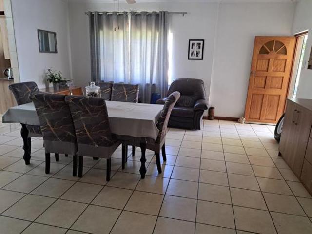 5 Bedroom House in Oosterville