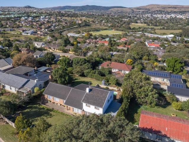 5 Bedroom House in Oatlands North