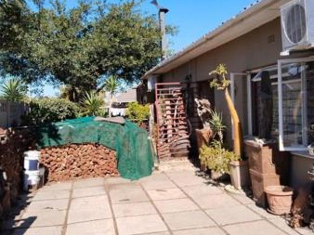 5 Bedroom House in Oakdale