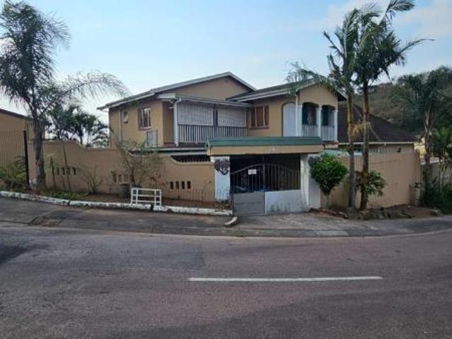 5 Bedroom House in Oaklands