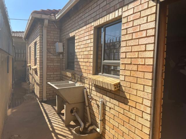 5 Bedroom House in Orange Farm