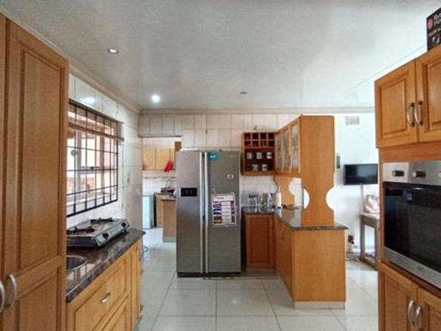 5 Bedroom House in Orient Heights