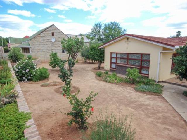5 Bedroom House in Oudtshoorn