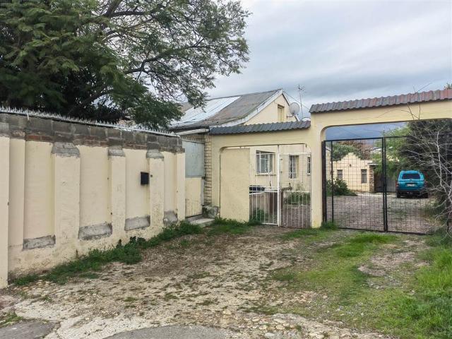 5 Bedroom House in Oudtshoorn Central