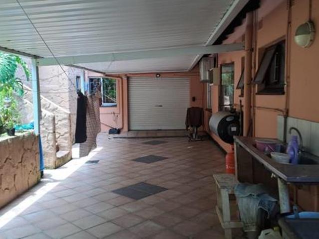5 Bedroom House in Lotusville