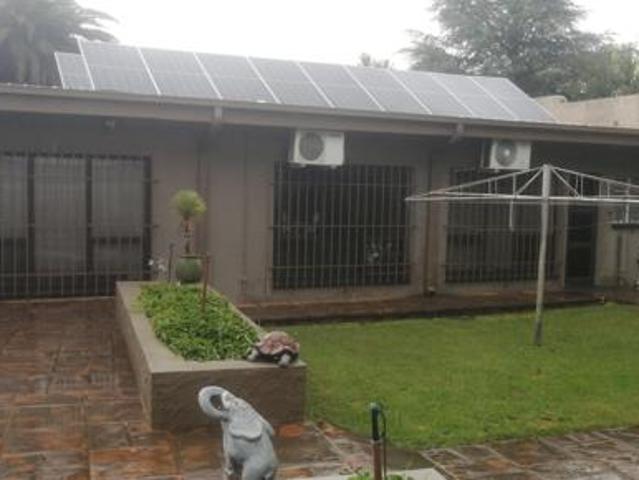 5 Bedroom House in Lourenspark