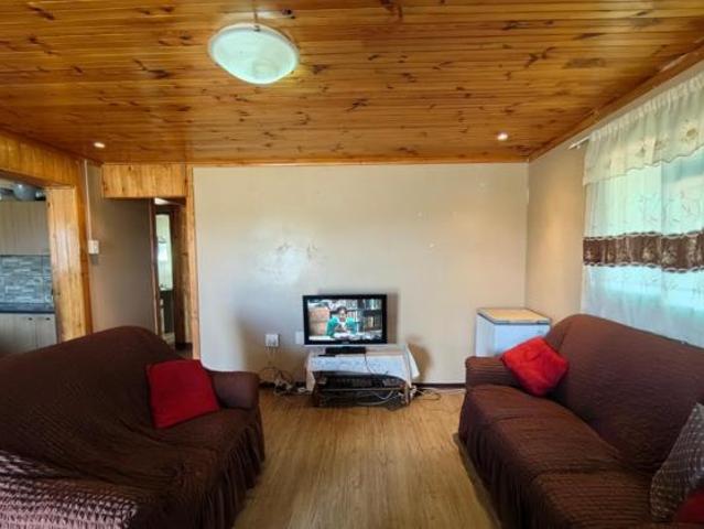 5 Bedroom House in Louwville