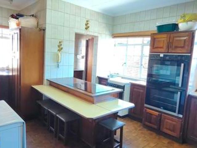 5 Bedroom House in Laudium