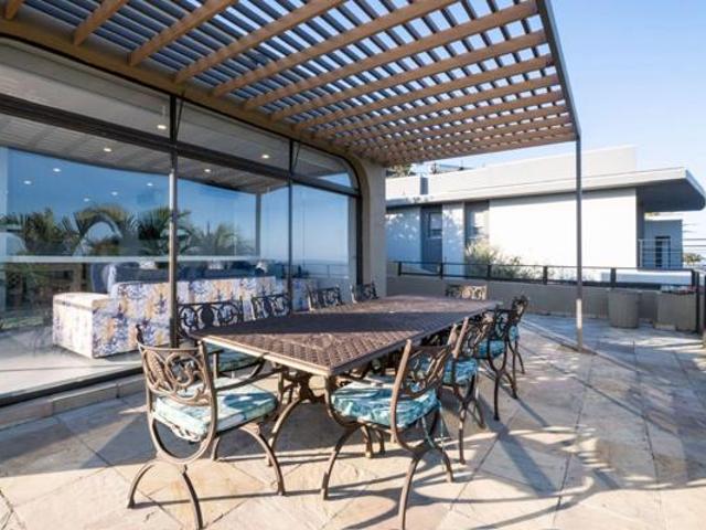 5 Bedroom House in La Lucia