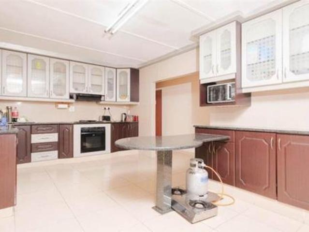 5 Bedroom House in La Mercy