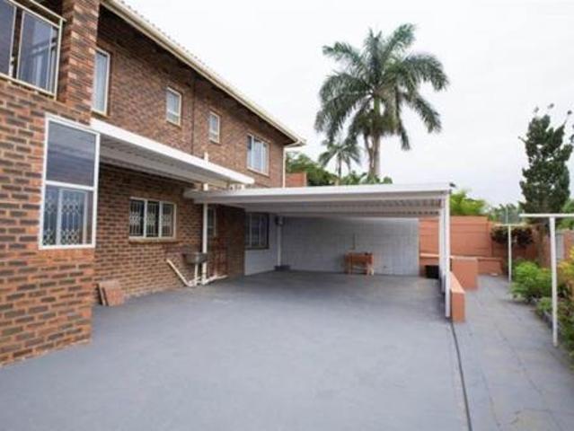 5 Bedroom House in La Mercy