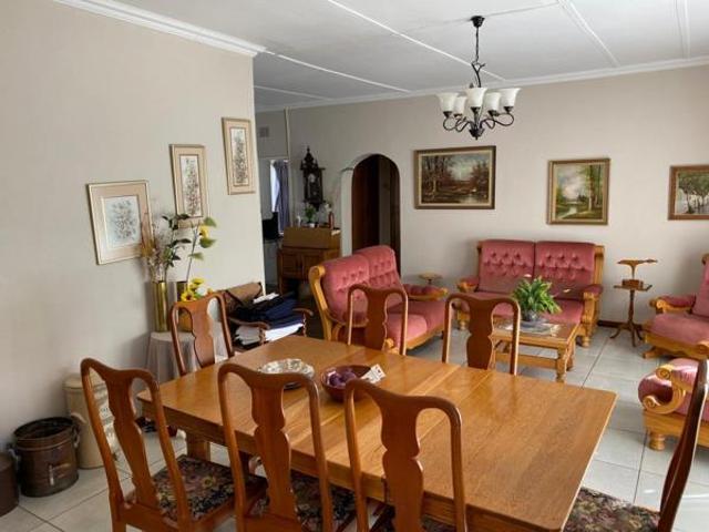 5 Bedroom House in Ladismith