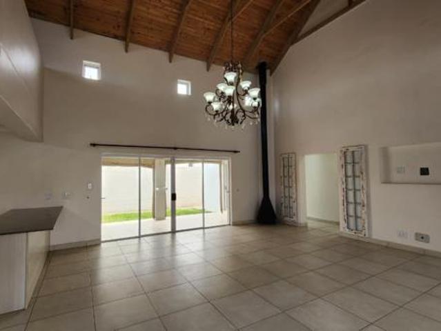 5 Bedroom House in Laguna Sands