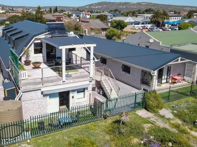 5 Bedroom House in Langebaan Central