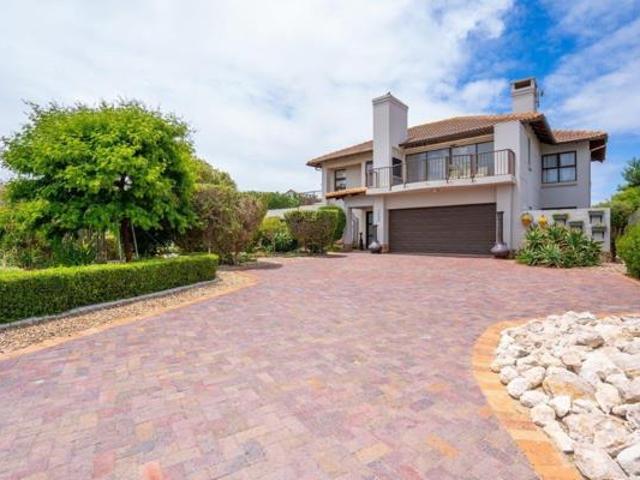 5 Bedroom House in Langebaan Country Estate