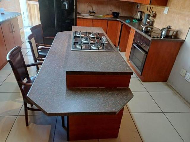 5 Bedroom House in Langenhoven Park