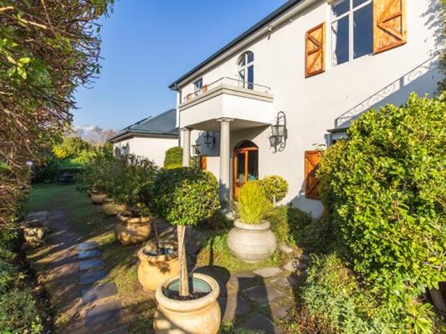 5 Bedroom House in Land en Zeezicht