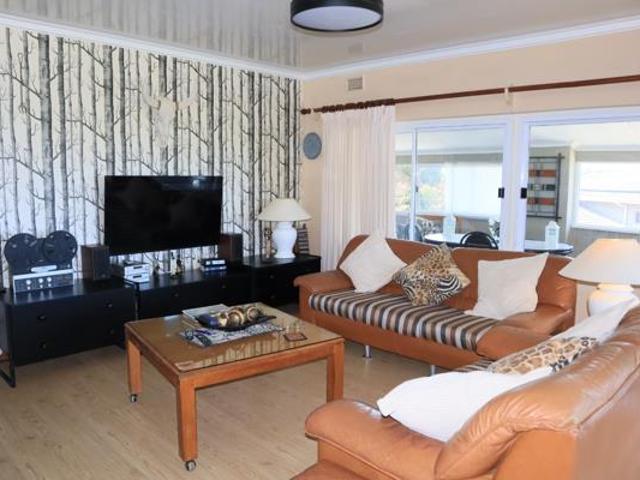 5 Bedroom House in Leisure Bay
