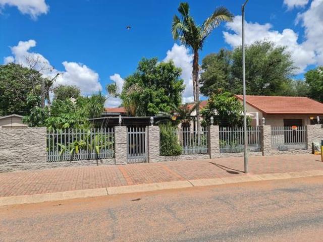 5 Bedroom House in Lephalale Ellisras