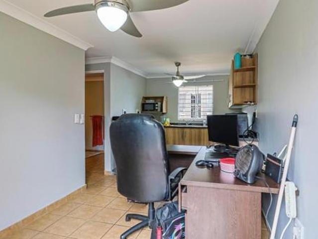 5 Bedroom House in Lyttelton Manor