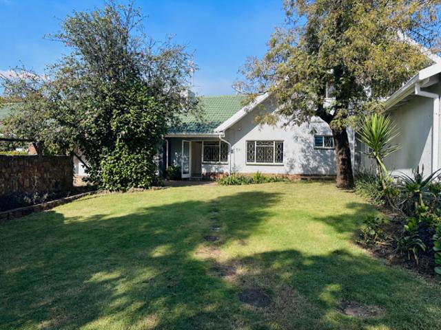5 Bedroom House in Lynnwood Glen