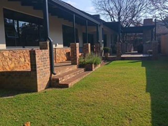 5 Bedroom House in Lynnwood Glen
