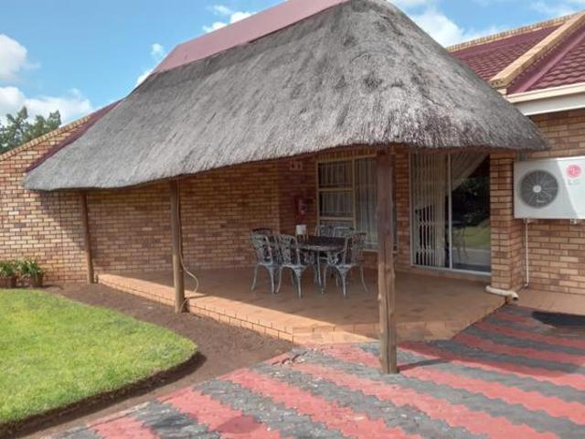 5 Bedroom House in Mmabatho Unit 6