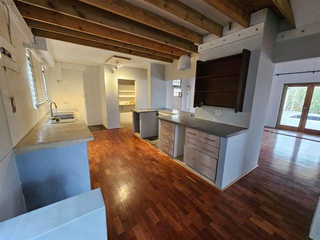 5 Bedroom House in Mount Moreland