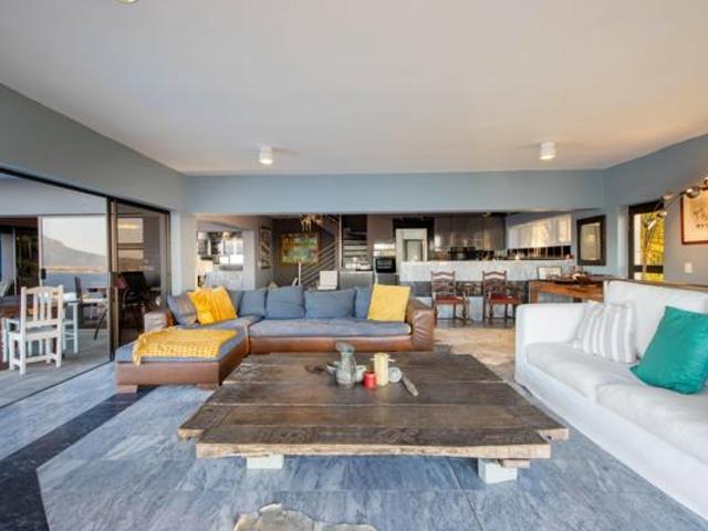 3 Bedroom House in Mountainside