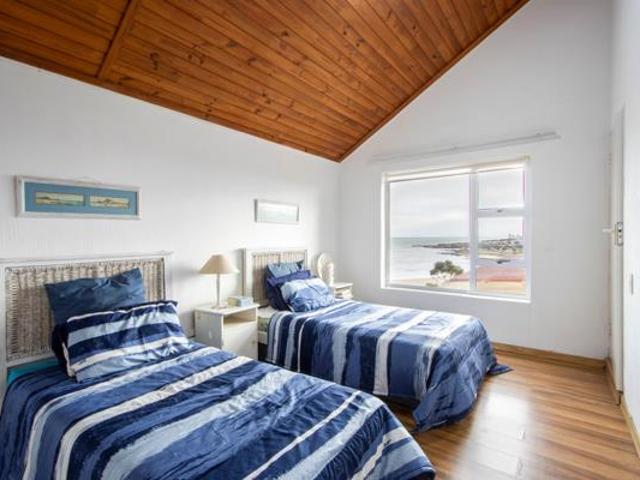 5 Bedroom House in Mountainside
