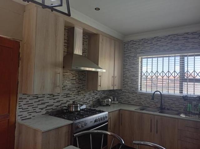 5 Bedroom House in Model Park