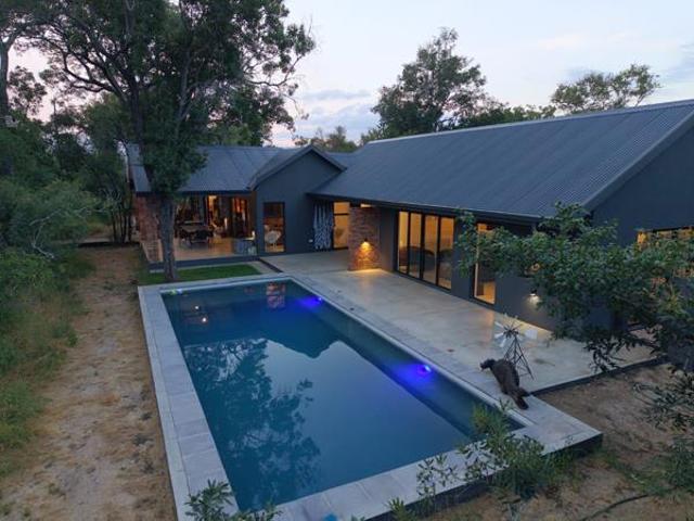 5 Bedroom House in Moditlo Wildlife Estate