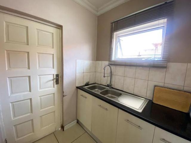 5 Bedroom House in Monavoni