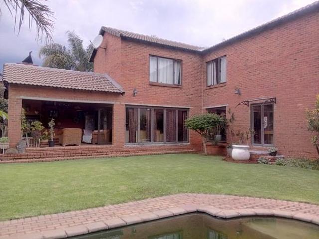 5 Bedroom House in Monavoni