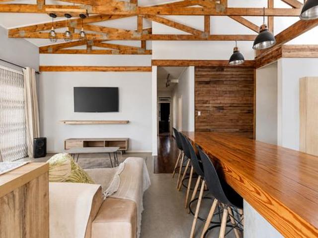 5 Bedroom House in Monument Park