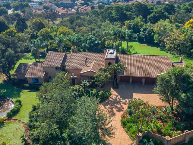 5 Bedroom House in Mooikloof Equestrian Estate