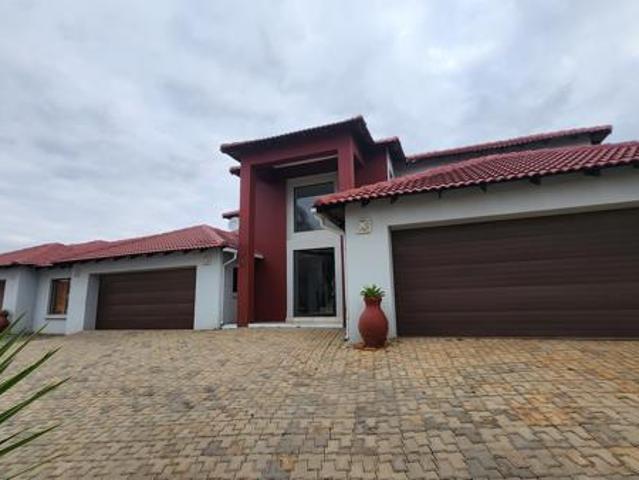 5 Bedroom House in Mooikloof Glen Estate