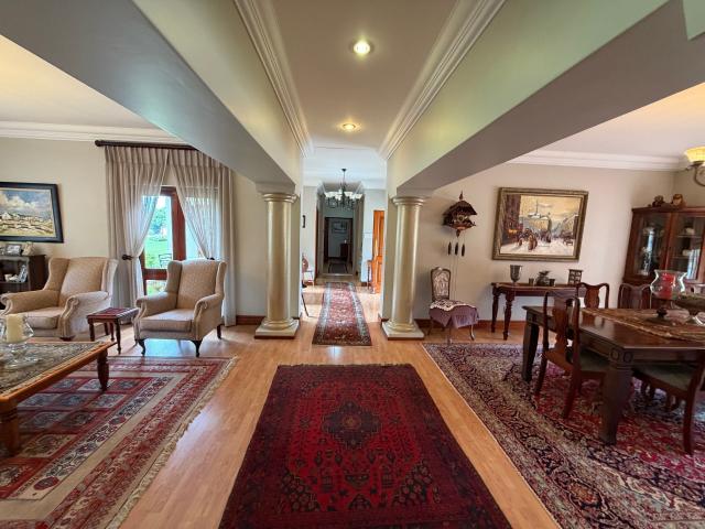 5 Bedroom House in Mooikloof