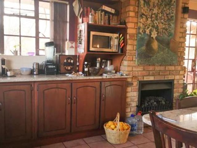 5 Bedroom House in Mooivallei Park