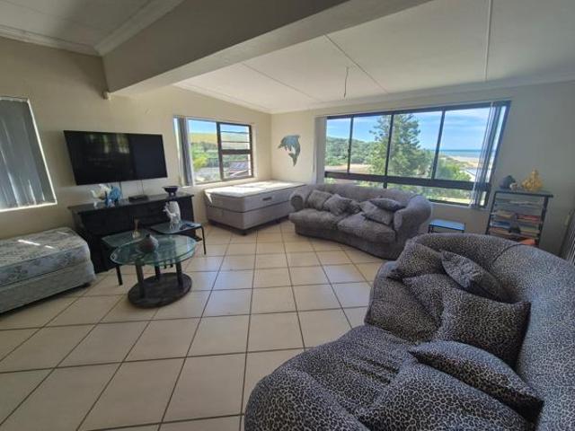 5 Bedroom House in Morgans Bay
