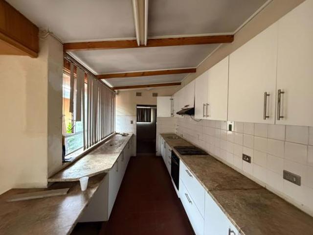 5 Bedroom House in Moregloed